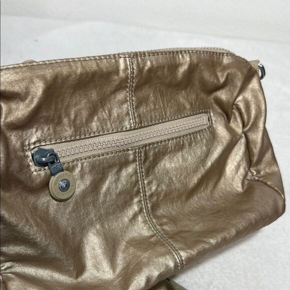 Kipling Gold Crossbody Bag with Adjustable Strap and Textured Finish - Picture 5 of 15